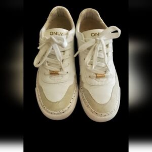 White Swift Sneakers